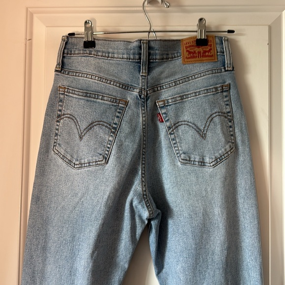 Levi’s High waist light denim wash - Picture 3 of 4